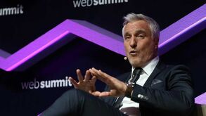 Ginola: «Não joguei o Mundial de 98 por culpa do Didier Deschamps»