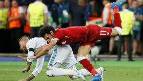 Há uma petição para castigar Sergio Ramos por lesionar Salah... e as assinaturas não param