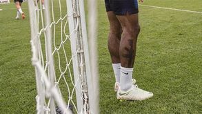 Tatuagem causa polémica e Sterling teve de se explicar