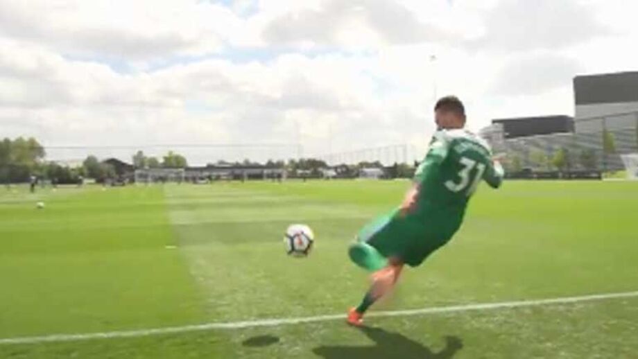 Guarda-redes do Manchester City já tem o nome no Livro de Recordes