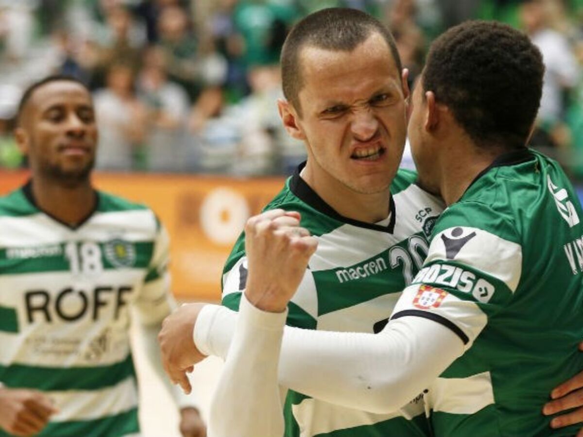 Sporting vence Benfica na Luz e lidera o campeonato de futsal