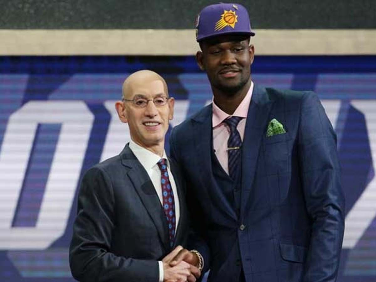 Deandre Ayton foi escolhido pelos Suns como primeira escolha do