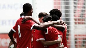Benfica sagra-se campe&atilde;o nacional de juvenis com goleada ao FC Porto
