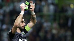 Capitão bateu com a porta