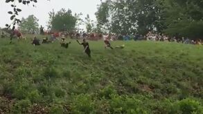 Corrida do Queijo em Inglaterra teve mais uma espetacular edição