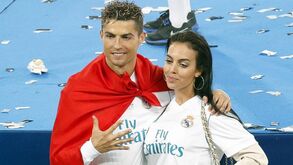 Ronaldo e Georgina em festa para apoiar a Seleção