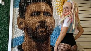 Seis mil molas de cabelo e uma foto 'poderosa' para desejar sorte a Messi