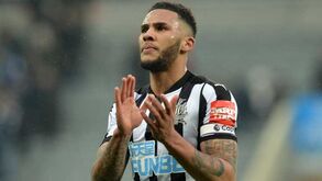 Marco Silva com 34 milhões de euros para garantir Jamaal Lascelles