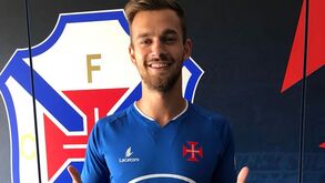 Médio Jonatan Lucca assina por três épocas