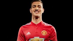 Manchester United oficializa Diogo Dalot num negócio de 22 milhões