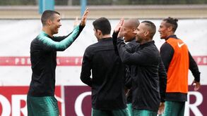 Ronaldo feliz por ganhar peladinha e os outros 