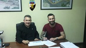 Paulo Teles é o primeiro reforço do Farense