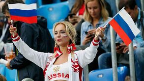 Natali Nemtchinova: Loura russa é estrela porno