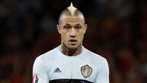 Radja Nainggolan assina pelo Inter Milão até 2022