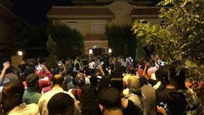 Engarrafamento à porta de Salah... até a polícia foi chamada