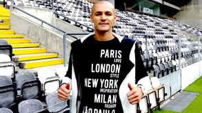 Raphael Silva reforça defesa axadrezada