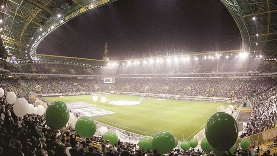 Cozinheira falida leiloa online lugar VIP no estádio do Sporting Fora de Campo Jornal Record