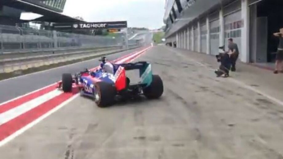 Campeão de MotoGP experimentou carro da Toro Rosso