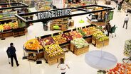 pessoas compras comércio lojas