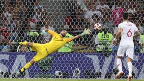 A crónica do Uruguai-Portugal, 2-1: À mercê de um matador