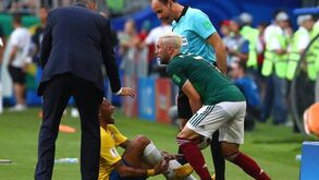 Saiba o tempo exato que Neymar já passou no chão neste Mundial