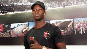 Zé Turbo junta-se a Luís Leal nos argentinos do Newell's Old Boys