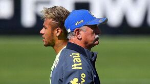 Declarações de Scolari sobre Neymar geram desagrado no Brasil