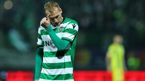 Mathieu com contusão na perna direita