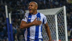 Brahimi fica e vai renovar
