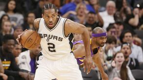 Kawhi Leonard troca San Antonio Spurs pelos Toronto Raptors