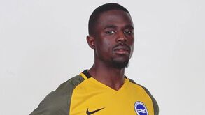 Mamadou Koné deixa Brighton e procura clube