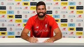 Alisson oficializado no Liverpool: «É um sonho tornado realidade»