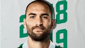 Oficial: Bas Dost de regresso ao Sporting