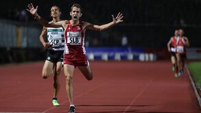 Benfica sob protesto comanda em Braga
