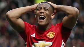 Dois portugueses na lista dos 10 jogadores aconselhados a 'mudar de ares'