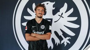 Eintracht Frankfurt apresenta Francisco Geraldes