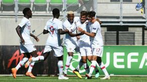 Campeões europeus mostram-se no Benfica B mas há quem possa ser desviado para outro patamar