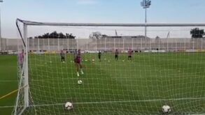 Ronaldo já mostra serviço... no bola na barra