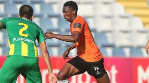 Koneh obrigado a deixar o futebol