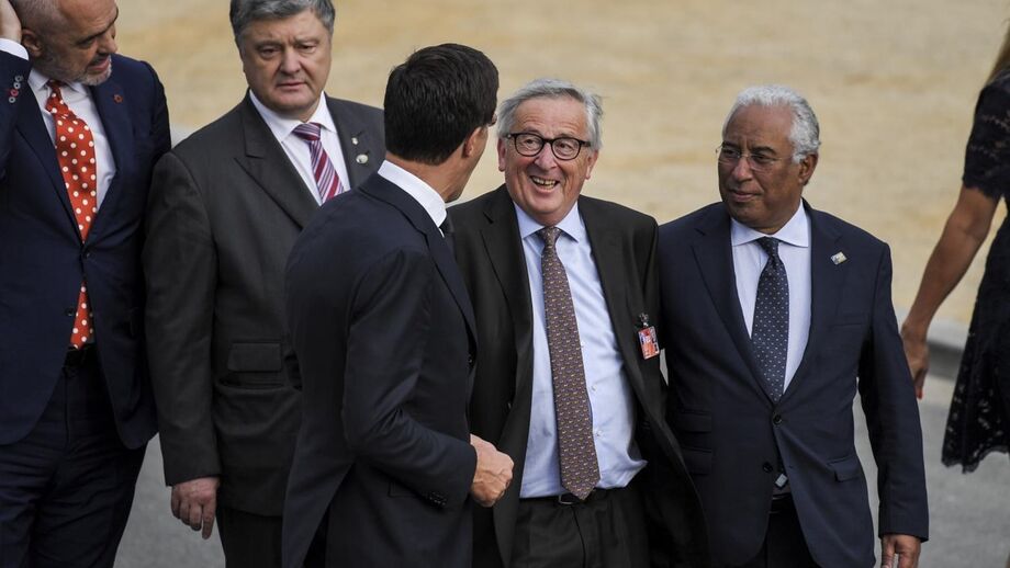 Costa apoia Juncker em jantar da NATO em Bruxelas