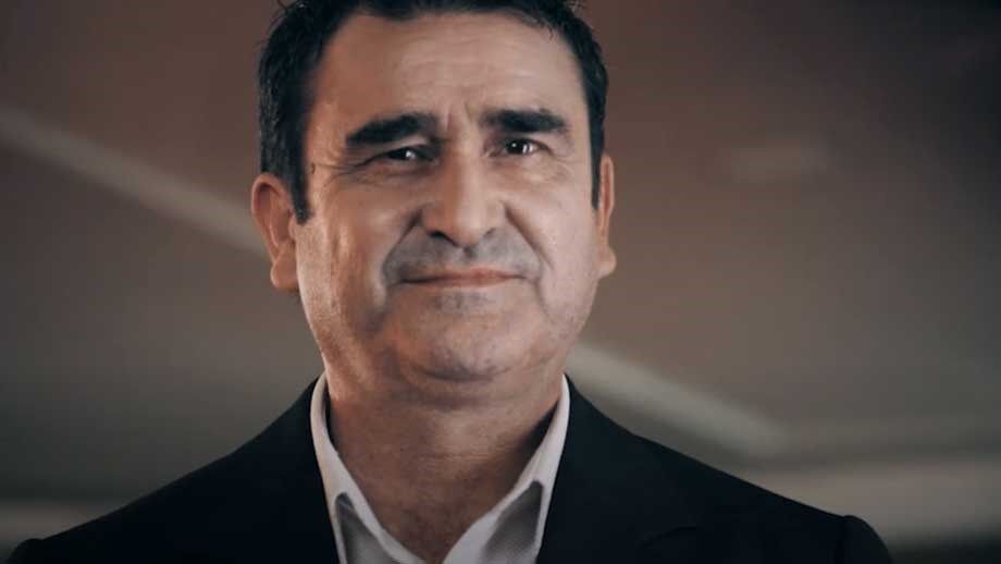 Ex-avançado foi recebido pelos antigos colegas