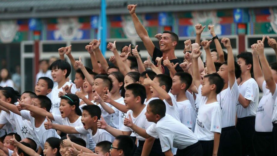 Internacional português recebido por milhares de fãs numa iniciativa
