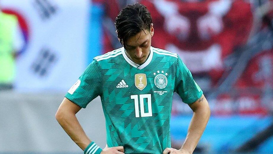 Özil de fora da lista de convidados para homenagem a Diego Ribas