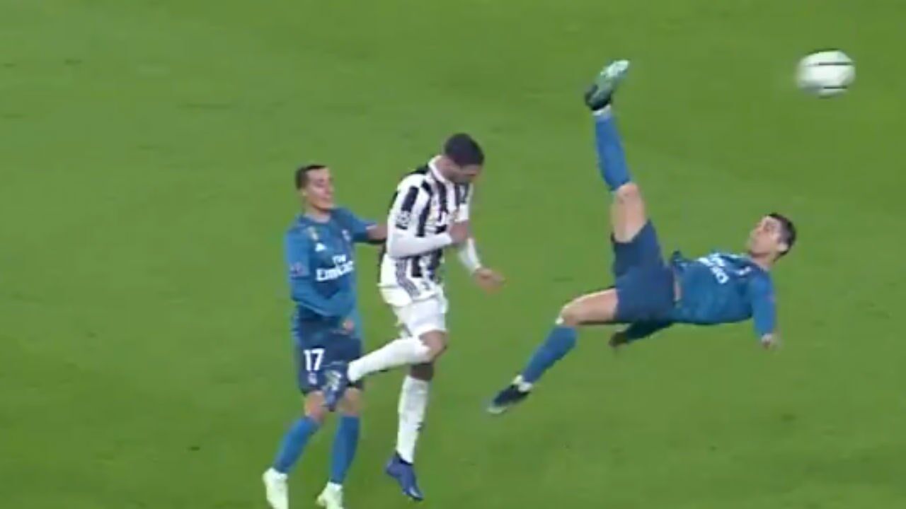 PUSKÁS QUE PARIU! O golaço de bicicleta do melhor jogador da história.  Respeitem o Cristiano Ronaldo. Aplaudido de pé pela torcida da Juventus.  👏🏻⚽️🔥🔥🔥, By ‎CR7 M1L GR4U‎