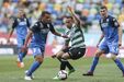 Jefferson (3) - Neste momento, percebe-se que é dele o lugar na esquerda. É o típico lateral brasileiro, pois acaba quase sempre por ser mais preponderante a atacar do que propriamente a defender, embora não tenha tido lapsos de maior. É também uma das primeiras opções nas bolas paradas.
