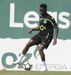 Mané (1) - Depois de um ano parado vai tentando ganhar ritmo competitivo. Ontem, teve mais alguns minutos e demonstrou a irreverência e velocidade habituais. Com o tempo pode ter mais preponderância.