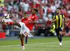 Gedson (3): O jovem médio não acusou a pressão e participou muito no jogo. A inexperiência levou-o, por vezes, a complicar o que parecia simples.