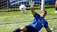 13- Peruzzi (2000: Juventus- Inter Milão): 17,9 milhões