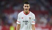 Sébastien Corchia - Vai mesmo ser reforço do Benfica. O lateral-direito francês chega à Luz por empréstimo do Sevilha. Só falta mesmo assinar