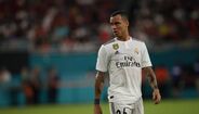 Raúl de Tomás - Na segunda-feira o Real Madrid deverá anunciar a dispensa do avançado e o Sporting está atento, aliciando o jogador com um projeto desportivo mais aliciante do que o do Rayo Vallecano, outro emblema que pretende o empréstimo de De Tomás
